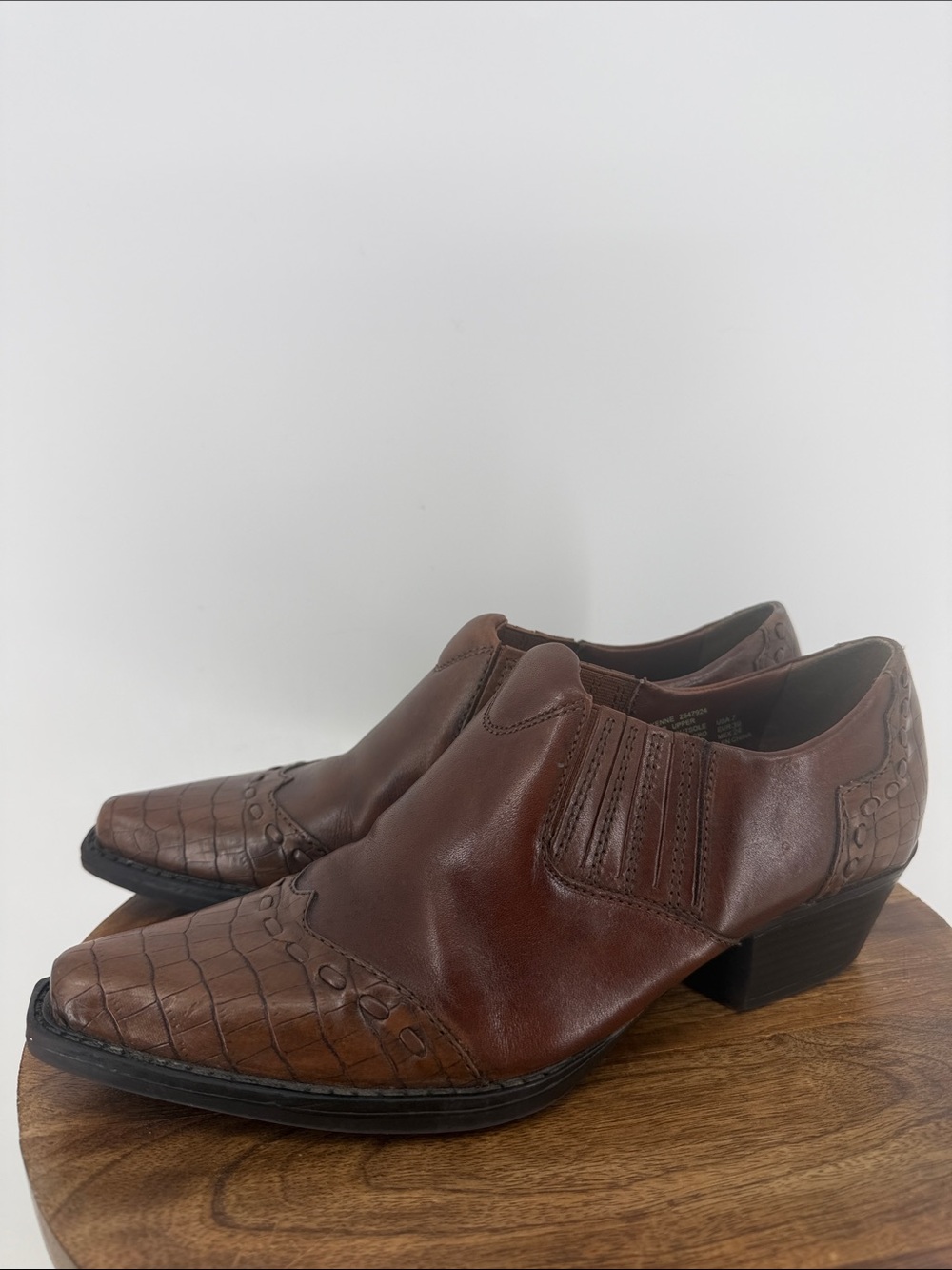 Earth Spirit Cheyenne Brown Leather Croc Embossed Western Booties Shoes Size 7